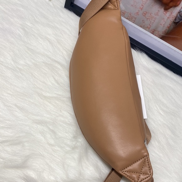 Authentic unisex Ck beltbag/ body bag - Picture 4 of 6